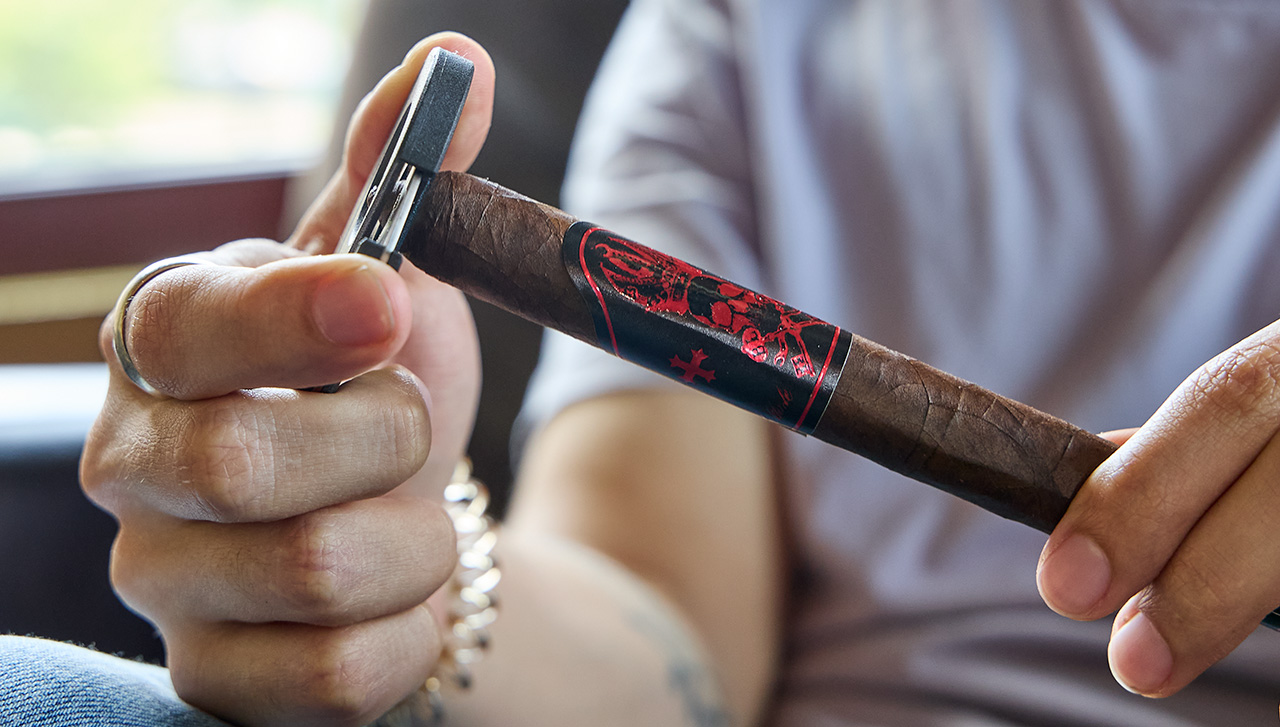 black-label-trading-co-bishop's-blend-cigar-review content main image